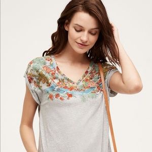 Anthropologie v neck tee